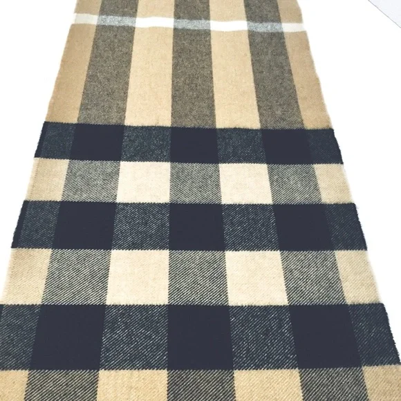 BURBERRY LASH FINGER GIANT EXPLODED CHECK SCARF. - Picture 2 of 4